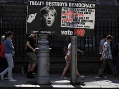 Irové hlasují v referendu o fiskálním paktu EU.
