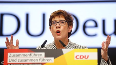 Videokomentář: Nová předsedkyně CDU nebude kopií Merkelové