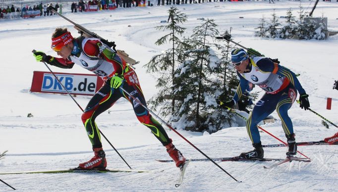 SP biatlonu,. Hochfilzen, stíhačka M: Ondřej Moravec (49) a Carl Johan Bergman