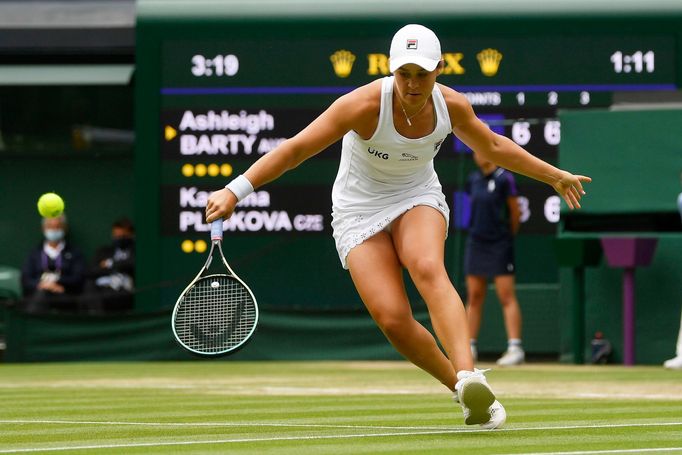 Ashleigh Bartyová ve finále Wimbledonu 2021