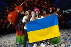 Eurovizi vyhrál ukrajinský Kalush Orchestra. Vyzval k podpoře napadené země