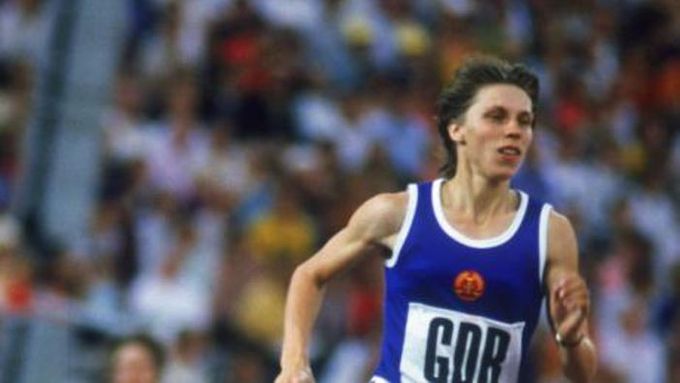 Světový rekord Němky Marity Kochové na 400 metrů.