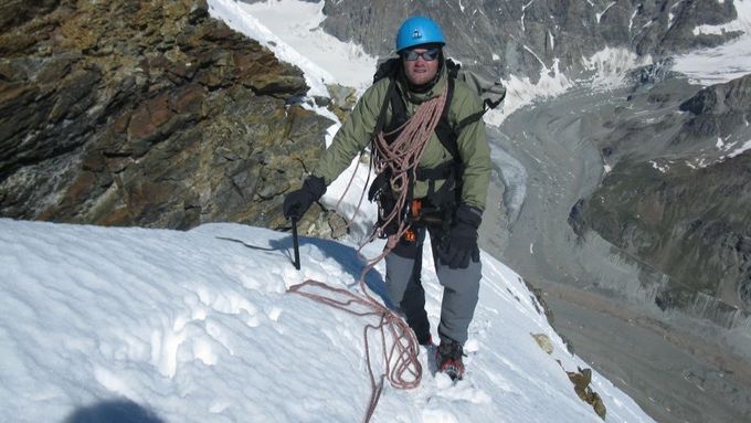 Policista Marek Novotný  musel již podruhé vzdát boj o vrchol Mount Everestu. Pokaždé ho zradilo počasí
