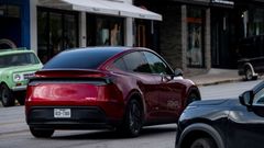 FILE PHOTO: Tesla has not yet applied for robotaxi permits in California, state regulators say
