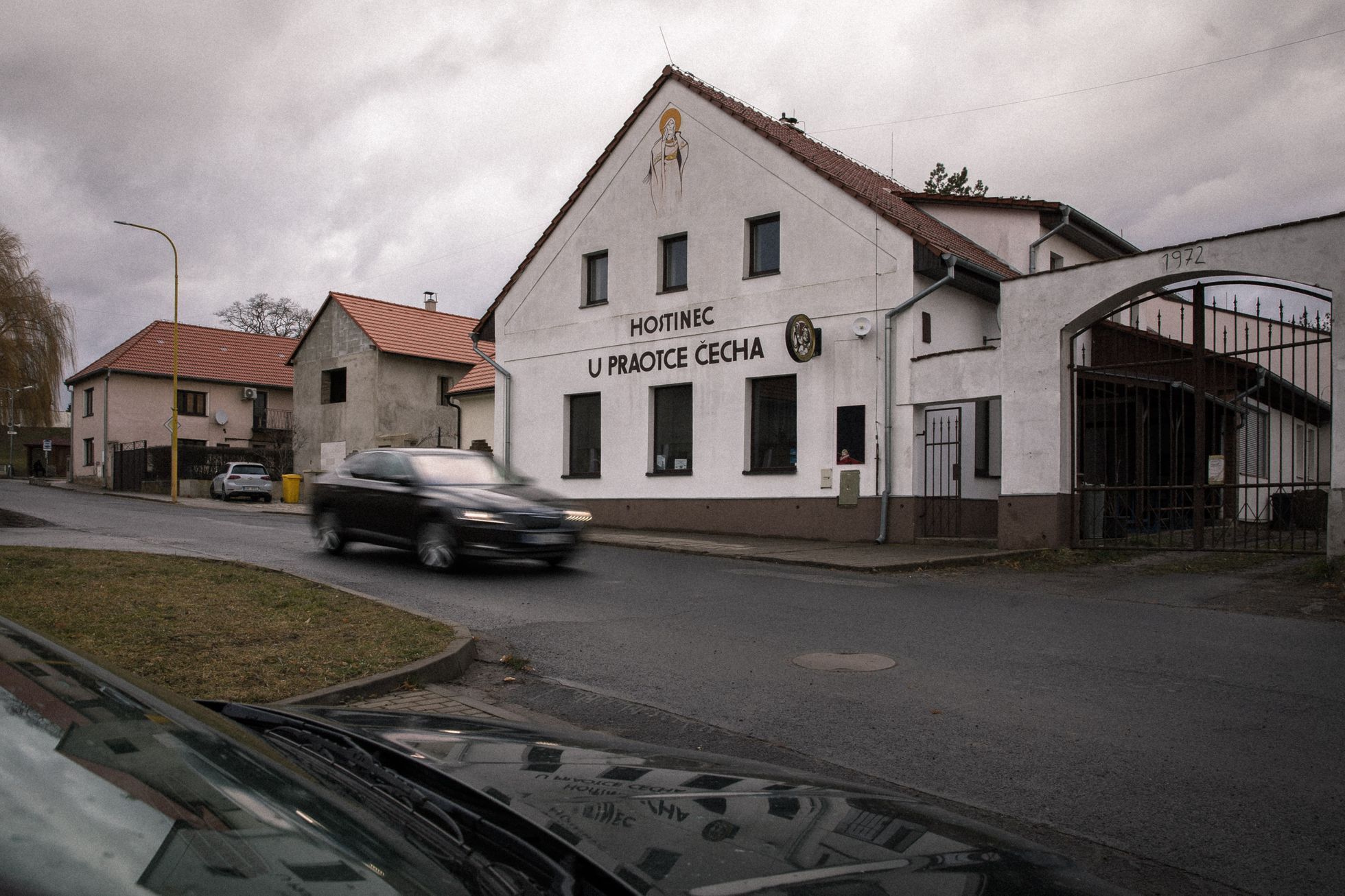 Obce u rodiště Petra Pavla, kde volili rozdílně - Kostomlaty pod Řípem a Ctiněves