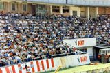 ...tribuny byly často plné do posledního místa. V sezoně 1996/1997 se průměrná návštěvnost vyšplhala až ke 23 000 divákům.