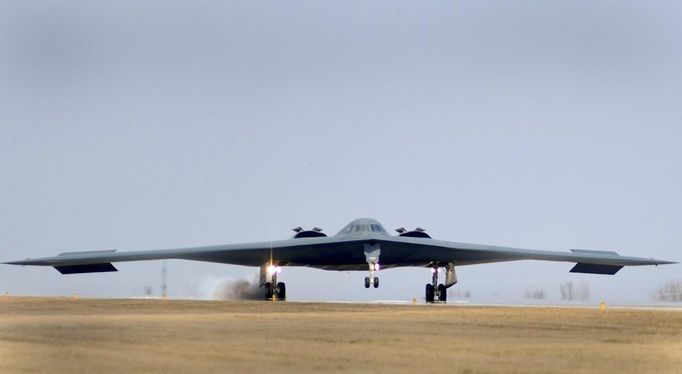 B-2 Spirit ještě na své domovské letecké základně Whiteman v Missouri,