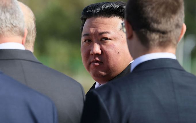 Kim Čong-un při jednání s Vladimirem Putinem na kosmodromu Vostočnyj.