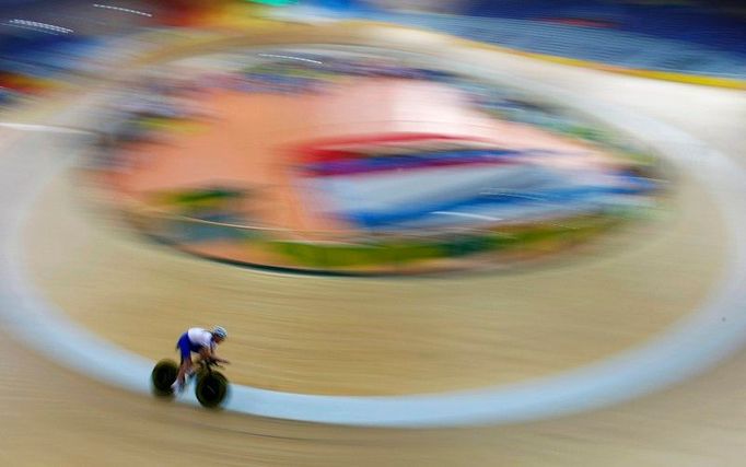 Jízda bez zastávek. Dráhová cyklistka Wendy Houvenaghel trénuje na velodromu v Laoshanu.