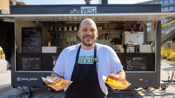 Na Palmovce zabodoval s PřívYESem. Plácek u vody provoněl díky burgerům i quesadille; Zdroj foto: Lukáš Bíba