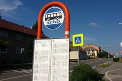 Jihomoravský kraj ruší dlouhodobé smlouvy s dopravci, aby měl peníze na mzdy řidičů