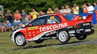 Roman Kresta s Mitsubishi Evo IX na trati Barum rallye.
