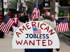 Americké nezaměstnané zatím na rozdíl od tohoto plakátu nikdo nechce (ilustrační foto).