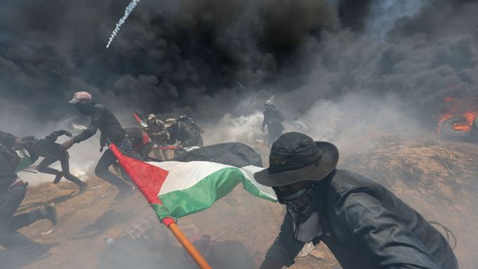 Protesty v Pásmu Gazy proti otevření amerického velvyslanectví v Jeruzalémě a k 70. výročí vzniku Izraele.