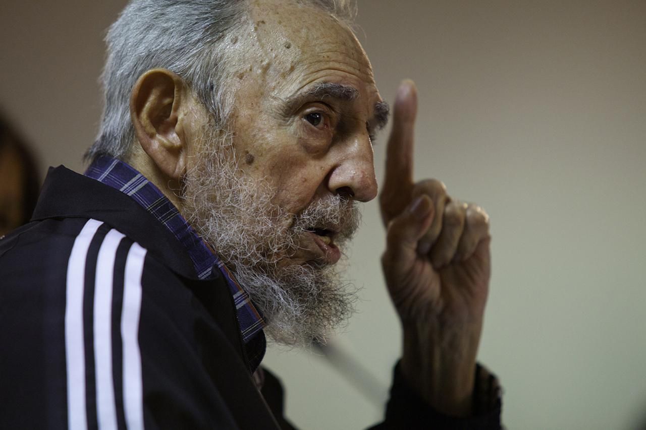 Fidel Castro představuje své memoáry