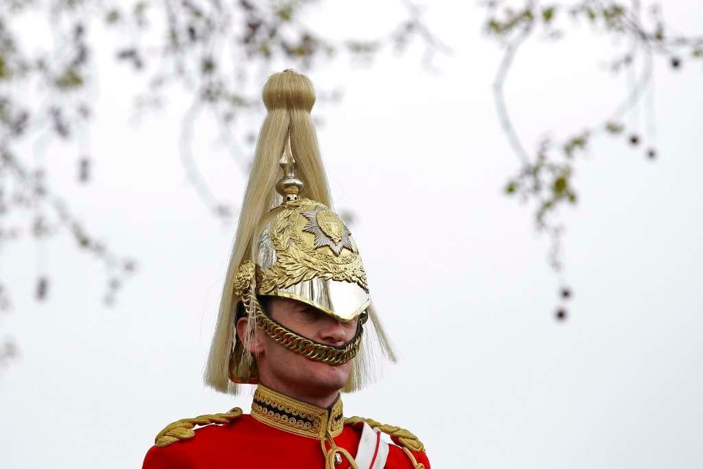 Britská kavalérie gardistů na koních