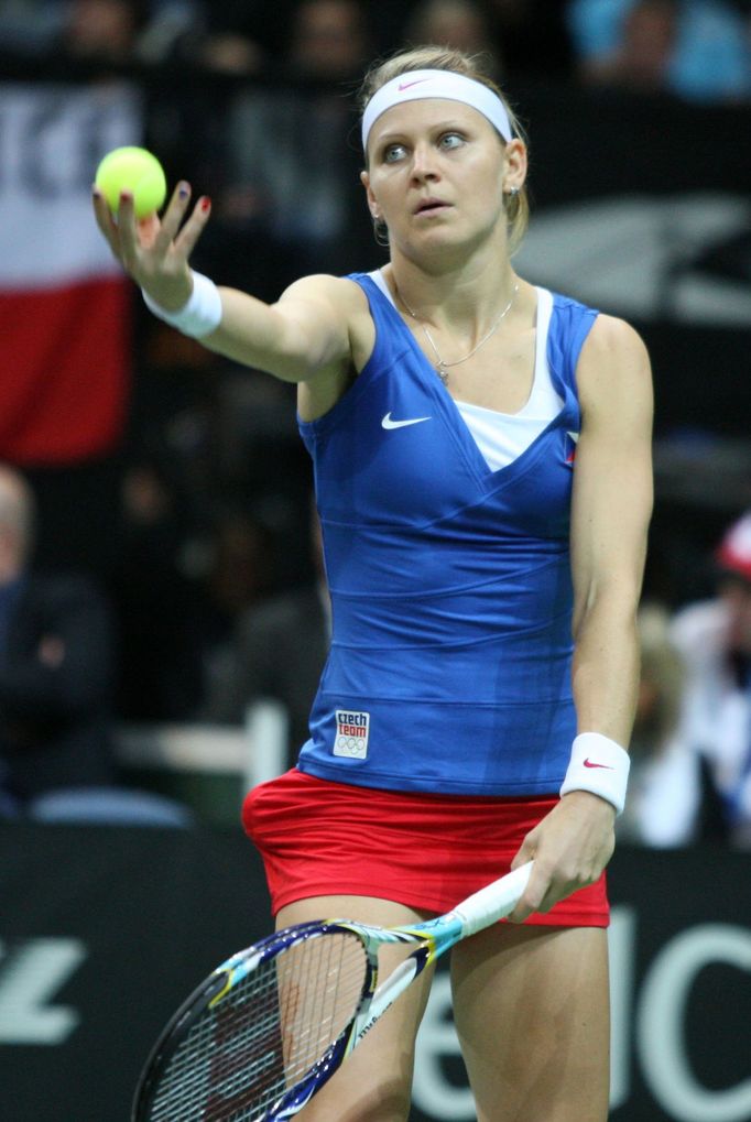 Česká tenistka Lucie Šafářová ve finále Fed Cupu 2012 proti Srbce Jeleně Jankovičové.