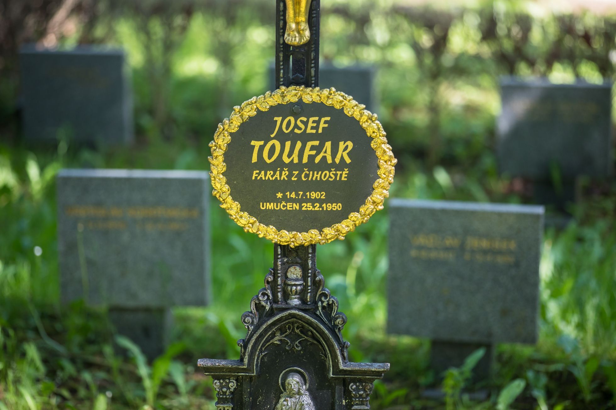 Ďáblický hřbitov, památníky - Josef Toufar
