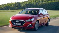 Také pro Hyundai i30 byl rok 2020 významný, prošel faceliftem a dostal i nové přímovstřikové motory. Na obrázku je verze před modernizací...