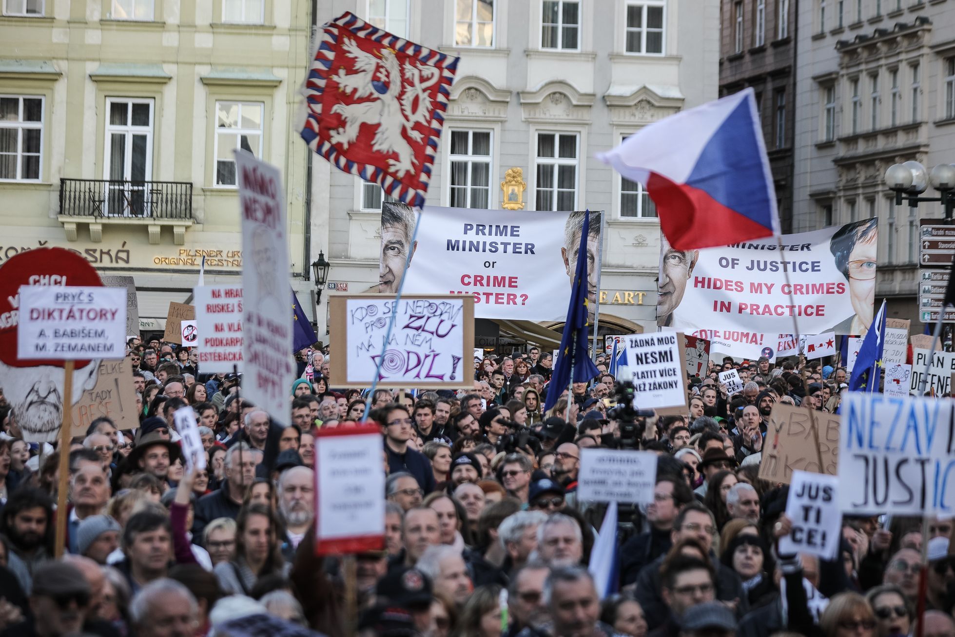 Třetí demonstrace proti Benešové a Babišovi a za spravedlivou justici, Staroměstské náměstí, Praha