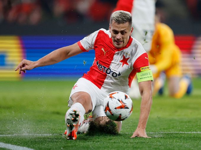 Obránce Slavie Tomáš Holeš