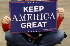 Rusové zasáhli do voleb v USA výrazněji, než se předpokládalo, tvrdí nové analýzy