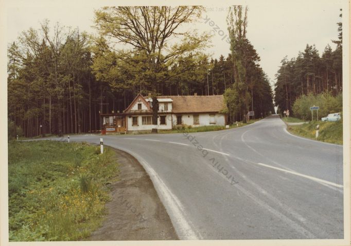 Stránka z vyšetřovacího spisu střelby a čtyřnásobné vraždy v motorestu U Kadrnožky.