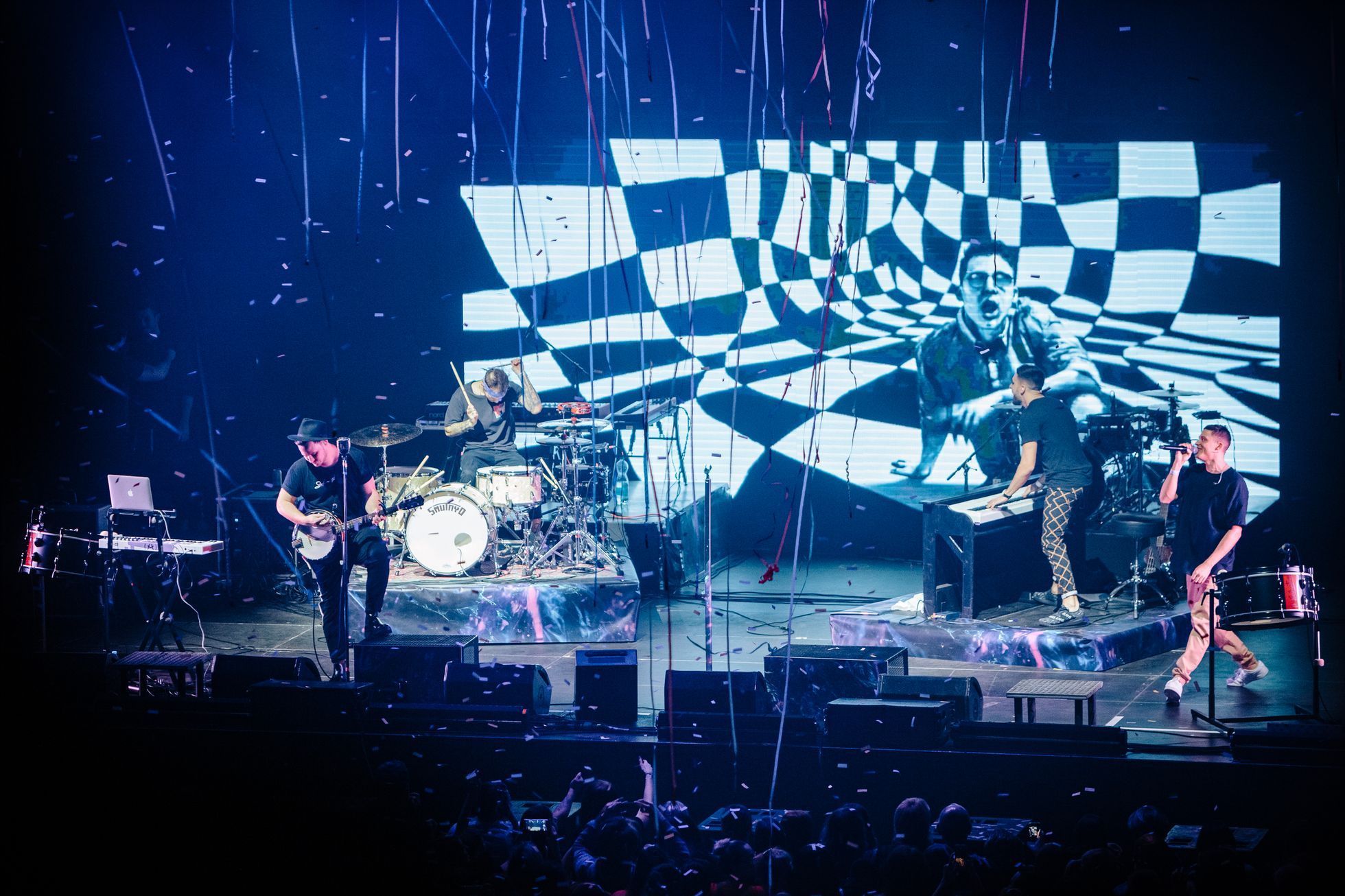 Mandrage: Dlouhej únor