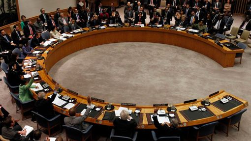 Odhlasováno. Rada bezpečnosti OSN právě posvětila vojenskou akci vůči Libyi.