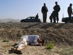 Afghánská policie nalezla tělo počítačového experta Šim Sung-mina v údolí Arizo