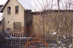 Palachův rodný dům chátrá s vymlácenými okny