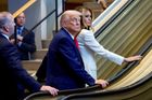 Trump se vztekal. Zradil ho eskalátor a pak i čtecí zařízení. OSN má vysvětlení