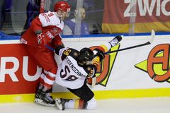 Němci jsou na MS zatím stoprocentní, porazili i Dány. Amerika roznesla Francii