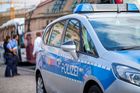 Muž v Německu pobodal dvě děti, které šly do školy. Starší dívka zemřela