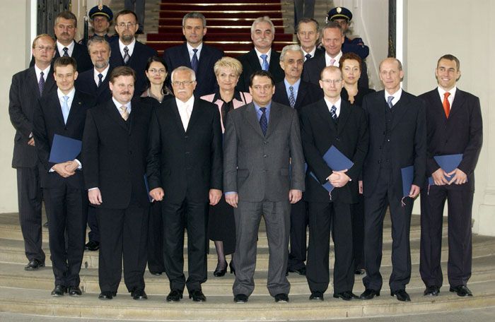 Paroubkova vláda při jmenování v dubnu 2005
