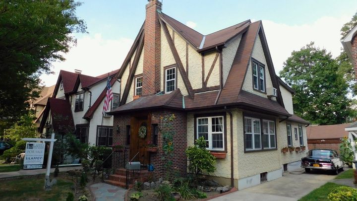 Dům, kde vyrůstal Trump, je na prodej. Prezident si posteskl a přišly protesty