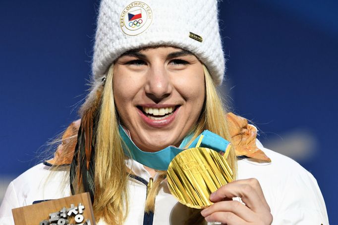 Ester Ledecká se zlatou medailí ze super-G na ZOH 2018