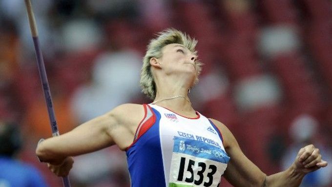 Barbora Špotáková při svém prvním pokusu v olympijské soutěži vyvinula maximální úsilí.