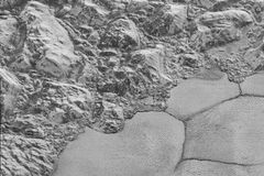 Hory, ledovce i krátery. NASA zveřejnila nevídané záběry z planety Pluto