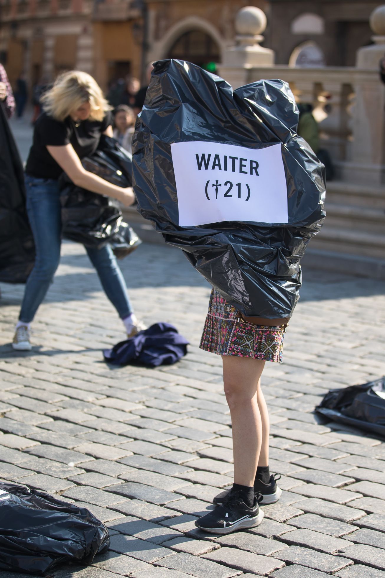 Oběti války na Ukrajině, měsíc od začátku, Staroměstské náměstí, happening Amnesty International