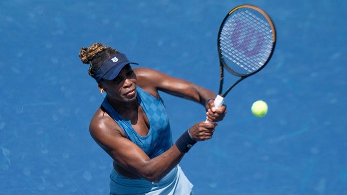 Venus Williamsová v utkání proti Karolíně Plíškové.
