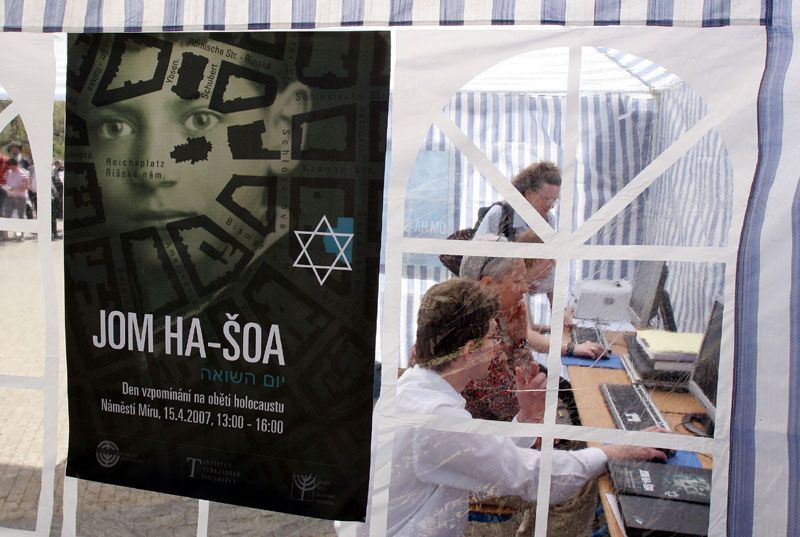 Den holocaustu a hrdiství na náměstí Míru