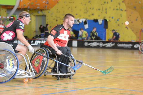 Pražské derby ovládli florbalisté z SKV ComAp Teamu a dál vedou tabulku ligy