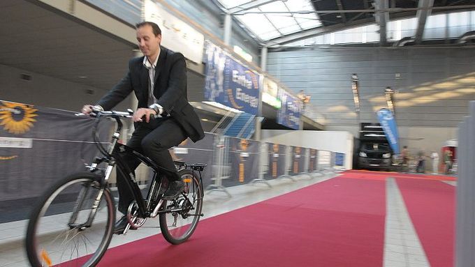 Brno fair visitors could try 30 e-bike models.
