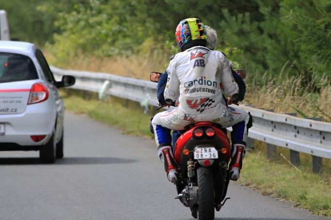 Motocyklový jezdec Karel Abraham z České republiky na GP České republiky v Brně 2011.