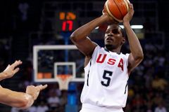 Basketbalisté USA deklasovali Angolu a půjdou na Rusko