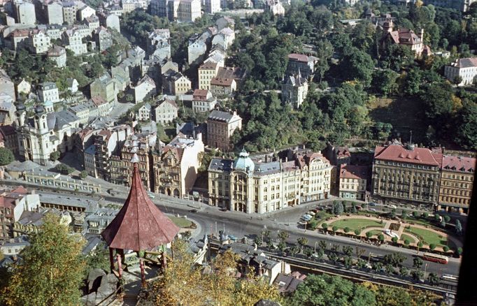 Záběr na Karlovy Vary. Rok 1958