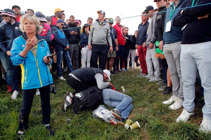 golf, Ryder Cup 2018, žena zraněná míčkem Brookse Koepky