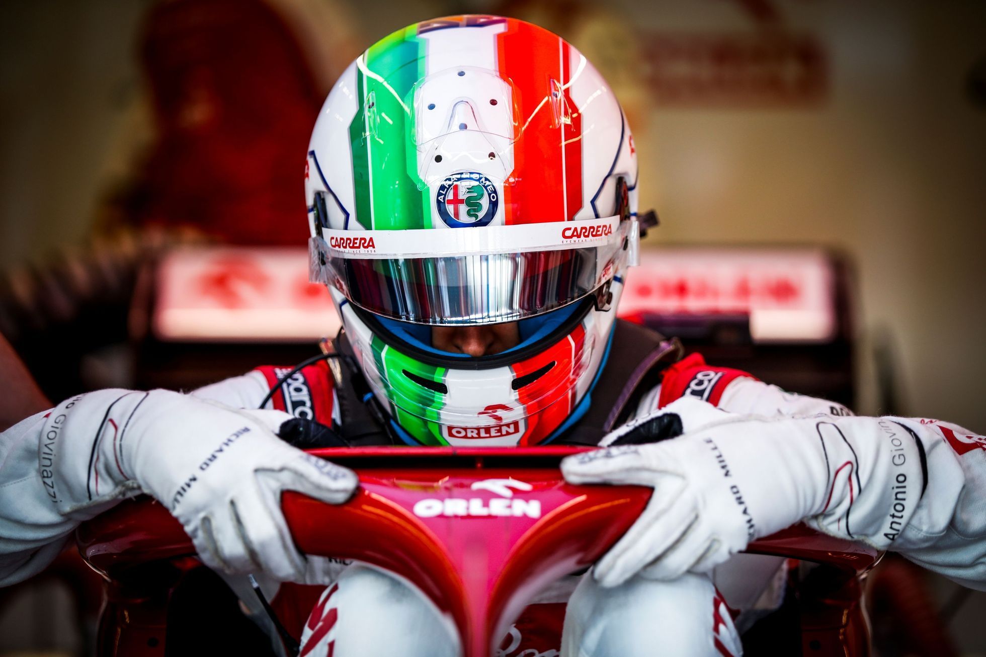 Antonio Giovinazzi v Alfě Romeo při VC Turecka F1 2020