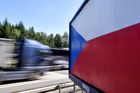billboard česká vlajka kamion dálnice